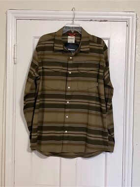 NWT Simms Olive & Dark Olive Striped Pearl Snaps